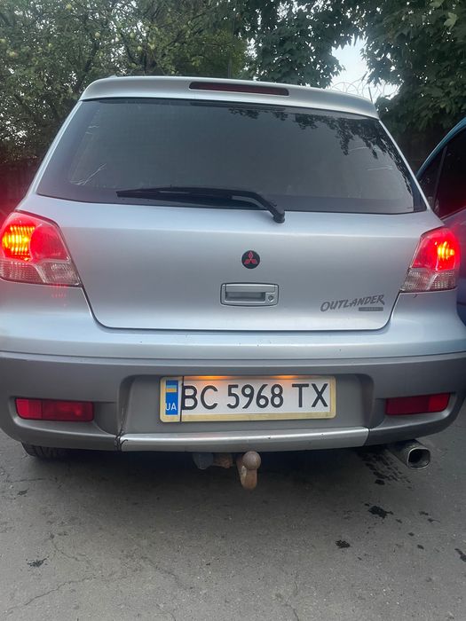 Міцубіші оутлендер