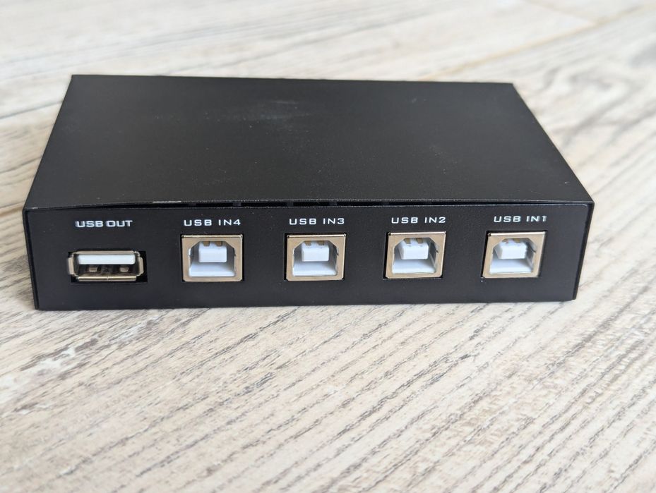 Przełącznik USB 2.0 mechaniczny 4-1 czterokanałowy