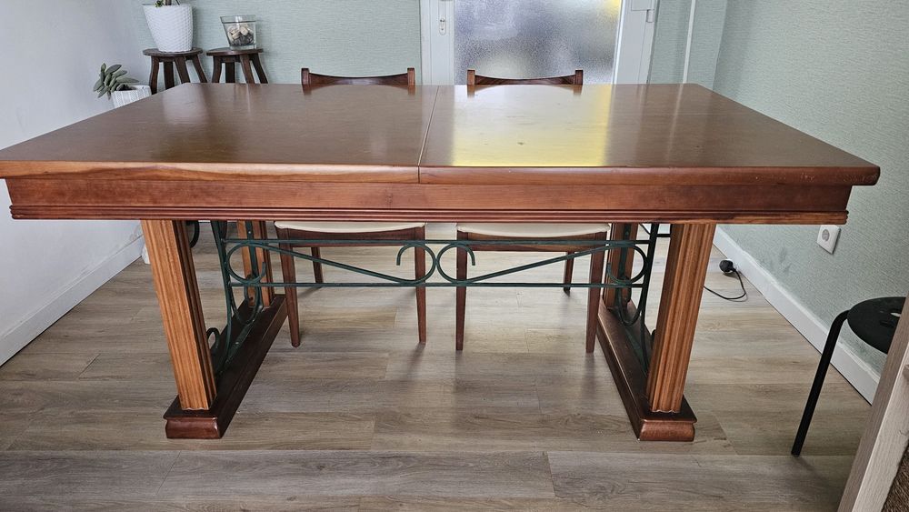 Mesa extensivel de cerejeira