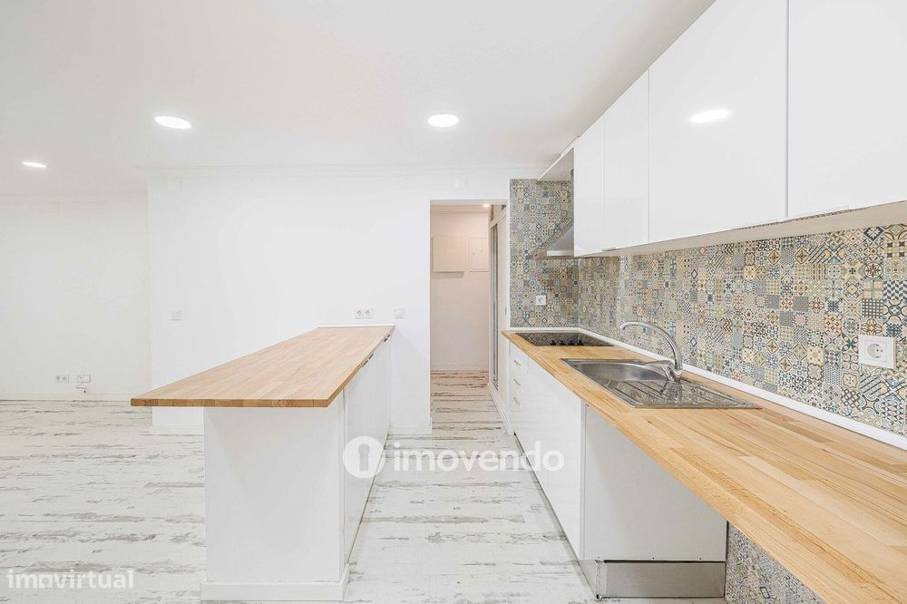 Apartamento T1 totalmente renovado, com varanda, na Sobreda