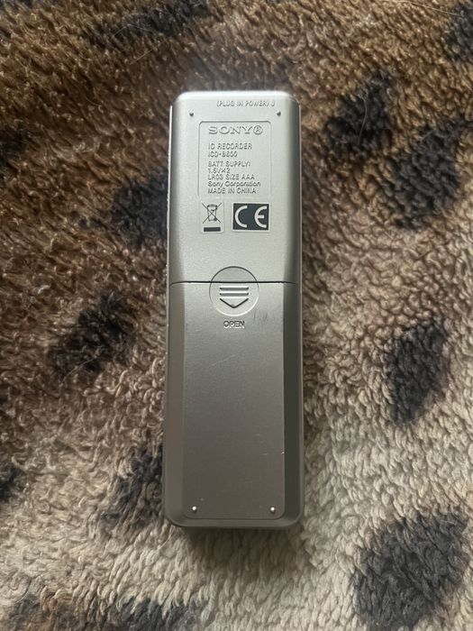 Продам диктофон Sony ICD-B600