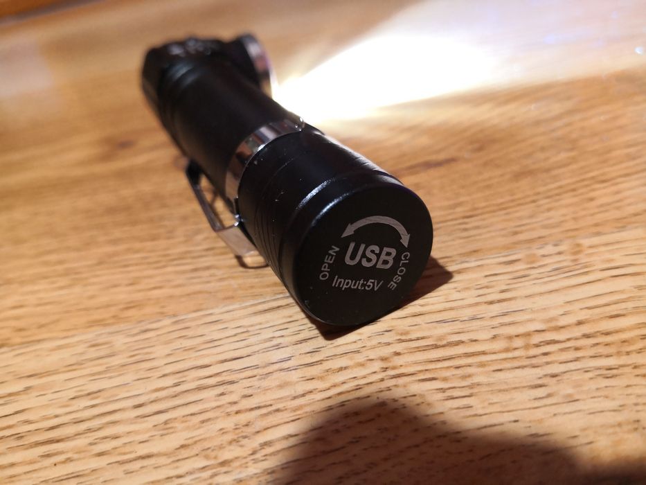 Latarka czołowa LED na 18650 usb czołówka