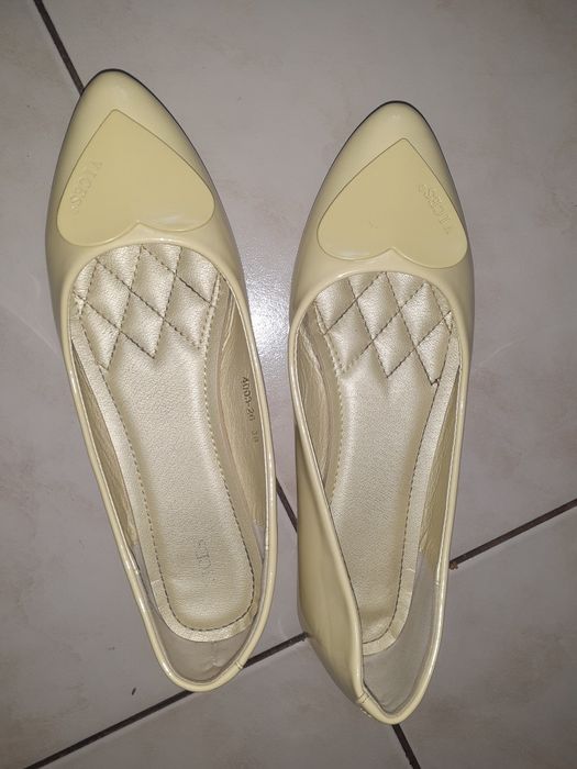 Baleriny lakierowane vices