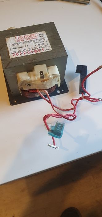 Czesci do mikrofalówki beko MGF 20210 x