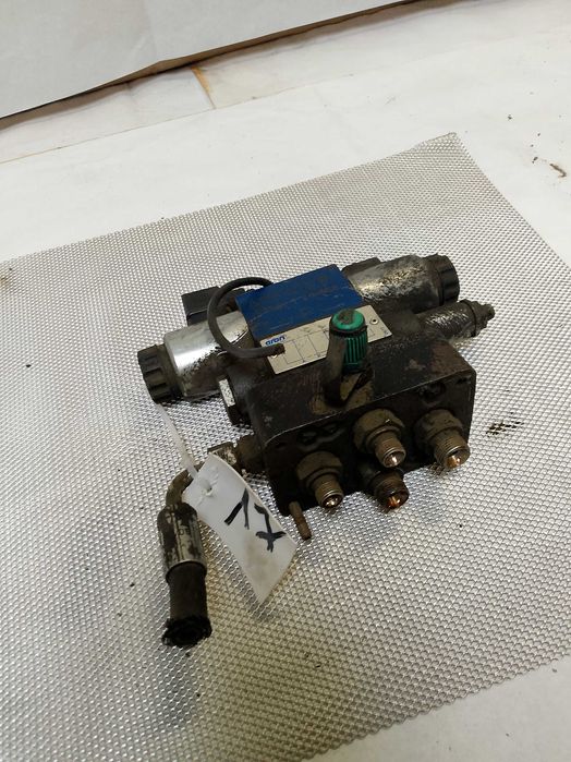 Zawór sterujący kierunkowy , rozdzielacz