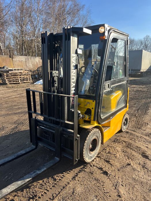 Продам погрузчик Hyundai 15L 2016