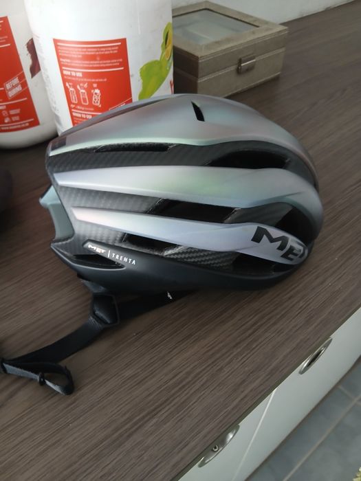 Capacete Met trenta