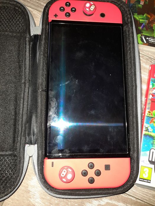 Sprzedam nintendo switch z grami i akcesoriami