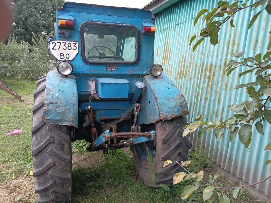 трактор з ведучим передомт 40 ам