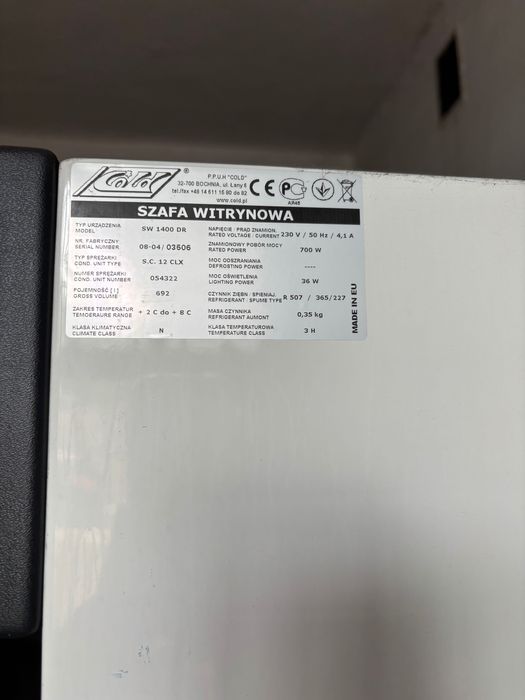 Szafa chłodnicza witrynowa COLD SW-1400 DR – 692L