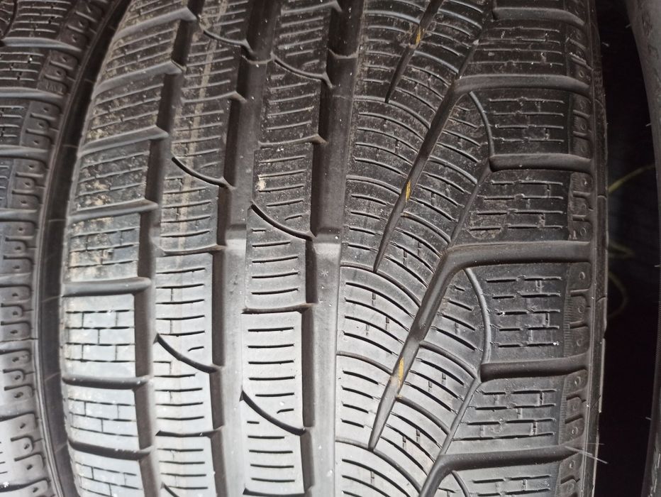 Зимняя резина 245/40 R18 Pirelli Sottozero