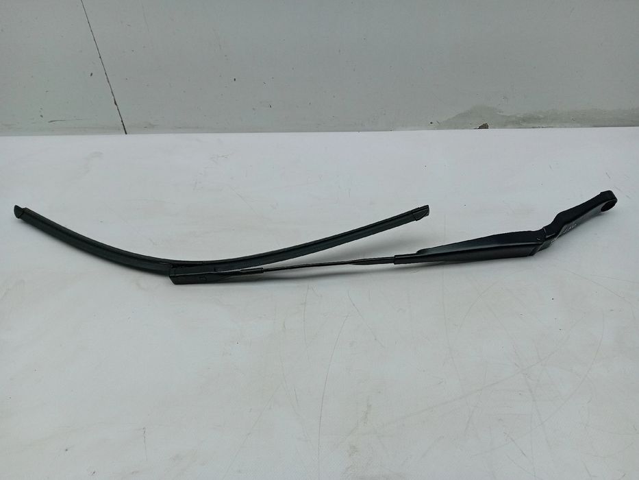 Braço de escova limpa vidros Esquerdo AUDI Q5 Sportback (FYT)