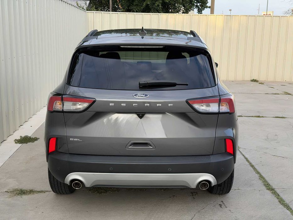 Ford Escape      2021