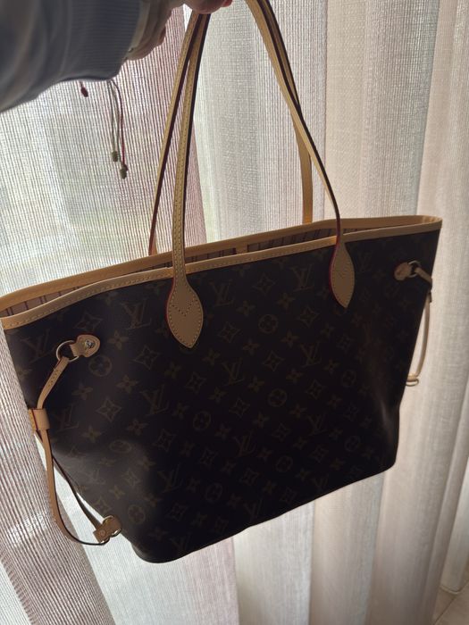 Mala premium. Foi uma oferta. Muito espacosa. E nova nunca usada.