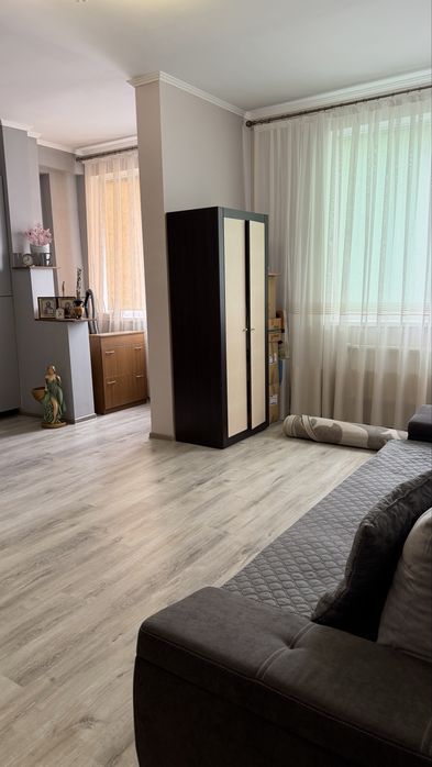 Продам 1 кім з ремонтом і меблями