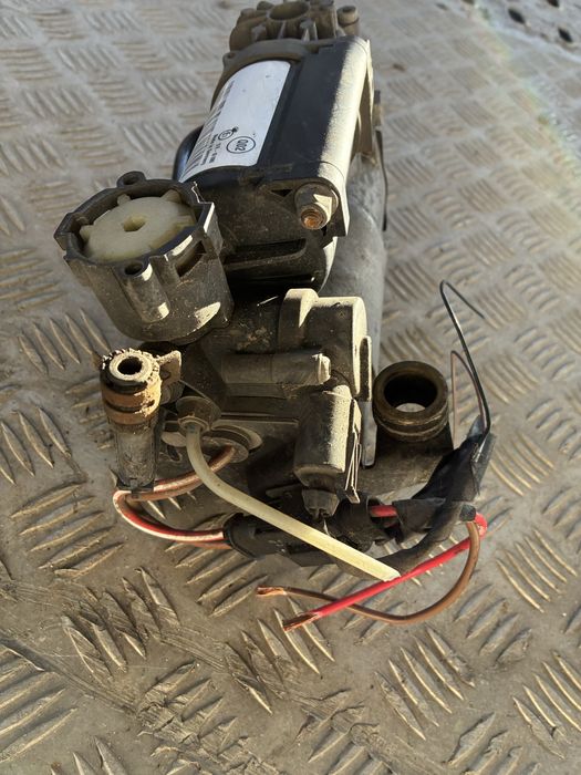 Kompresor zawieszenia Airmatic Mercedes w211 super stan