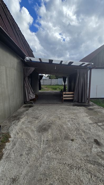 Продам дом с бассейном вул  Незламна