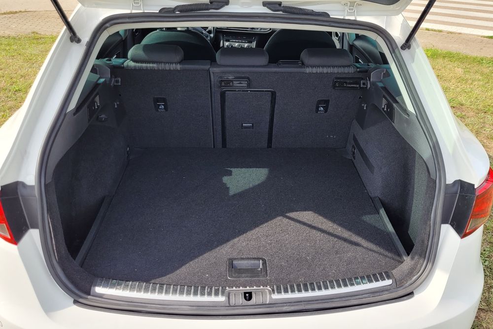 Seat Leon ST Style 2.0Tdi 150km LED Nawigacja PDC Hak Alufelgi