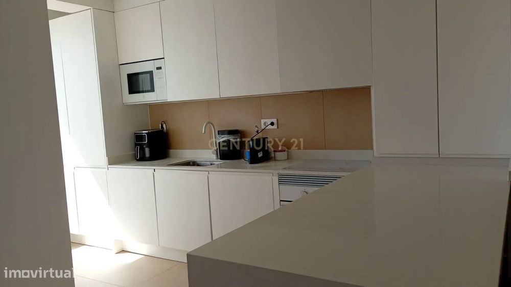 T2 - Oportunidade em Beja: Apartamento Totalmente Remodelado no 6º And