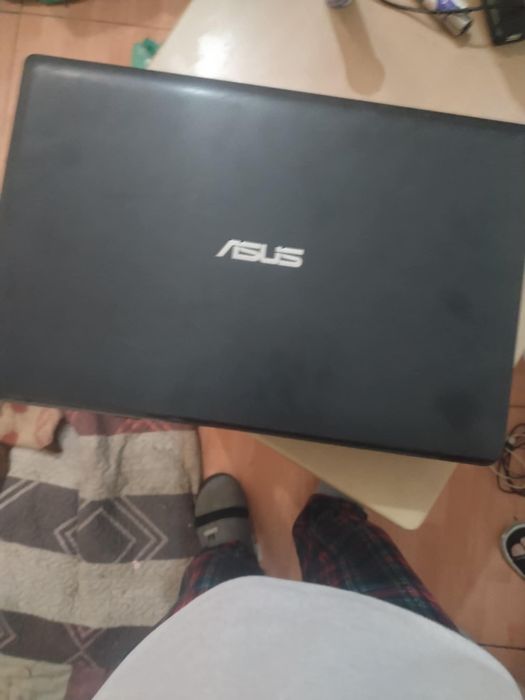 Vendo portátil para peças com carregador