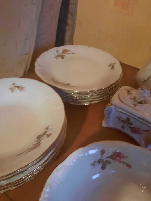 serwis obiadowy  porcelana Wawel róża