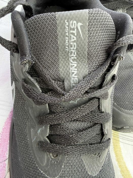 Tenis NIKE Star Runner, número 38 (UK 5) pretas