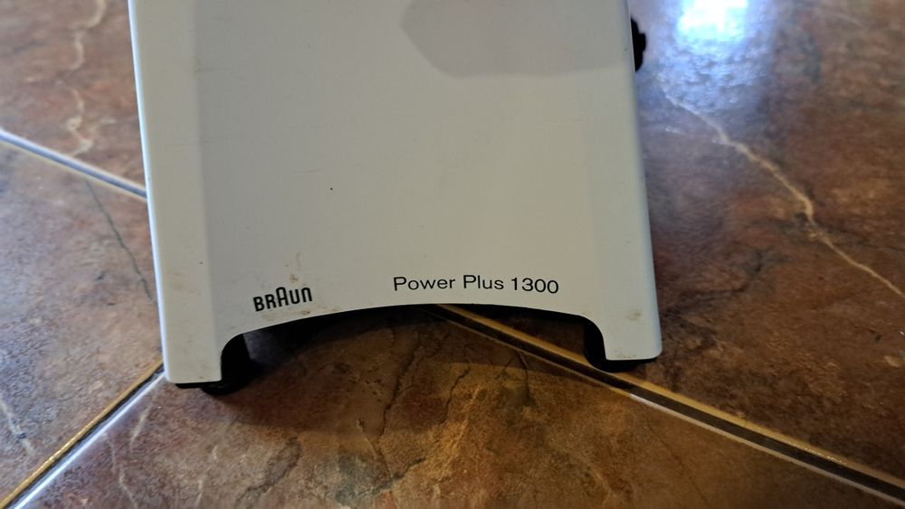 Мясорубка Braun Power Plus 1300 работает