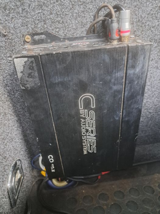Zestaw car audio skrzynia basowa wzmacniacz radio