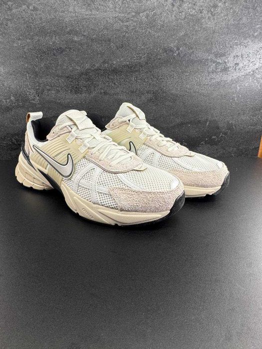 Кросівки Nike W V2K Run FN6703-100 (45.5)