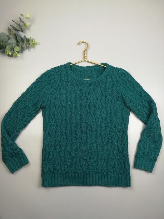 Жіночий теплий светрик