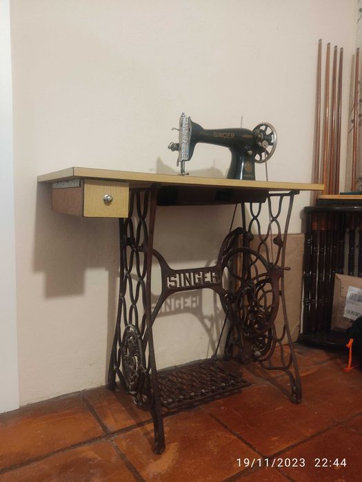 Máquina costura singer