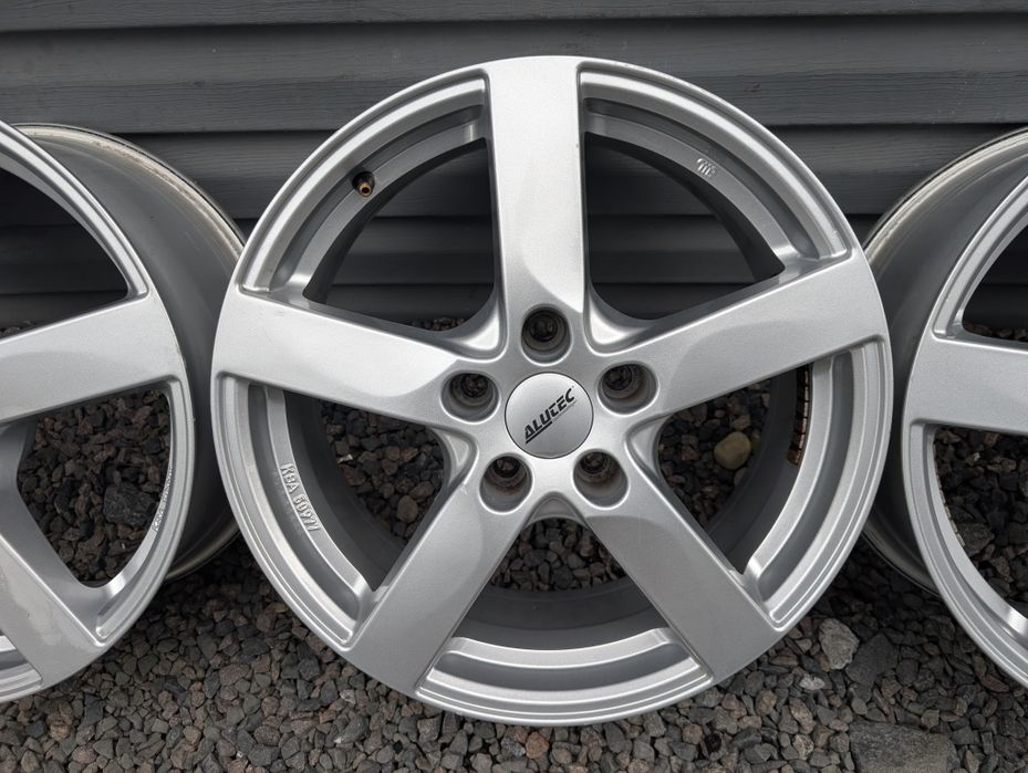 Комплект титанових дисків Nissan Infinity 5/114.3 R17 5*114.3 17 Autec Нісан  Інфініті ET40