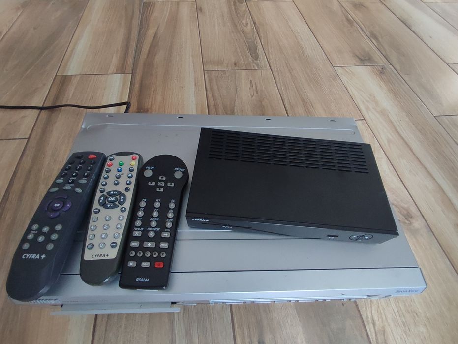 WYPRZEDAŻ ! Dekoder canal plus, cyfra +, nc + 3 piloty SAGEM