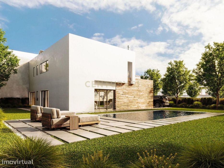 Moradia T4 em construção Serra de Casal de Cambra-Belas