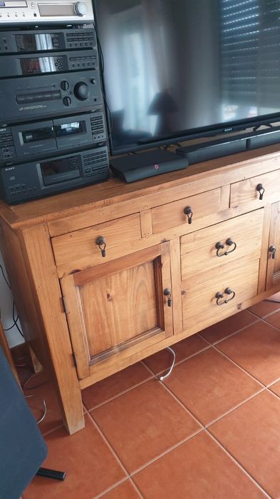 Móvel louceiro/arrumação em madeira