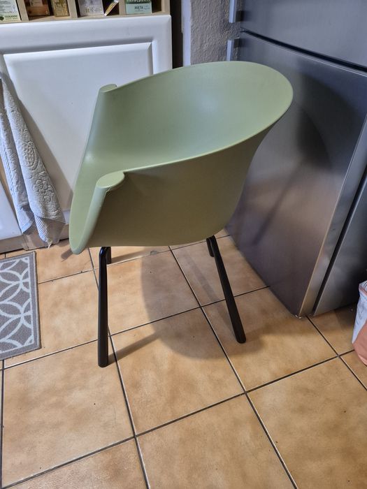 5 krzeseł plastik/metal