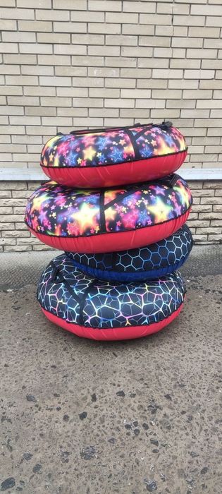 Тюбінг, ватрушка, надувні санчата