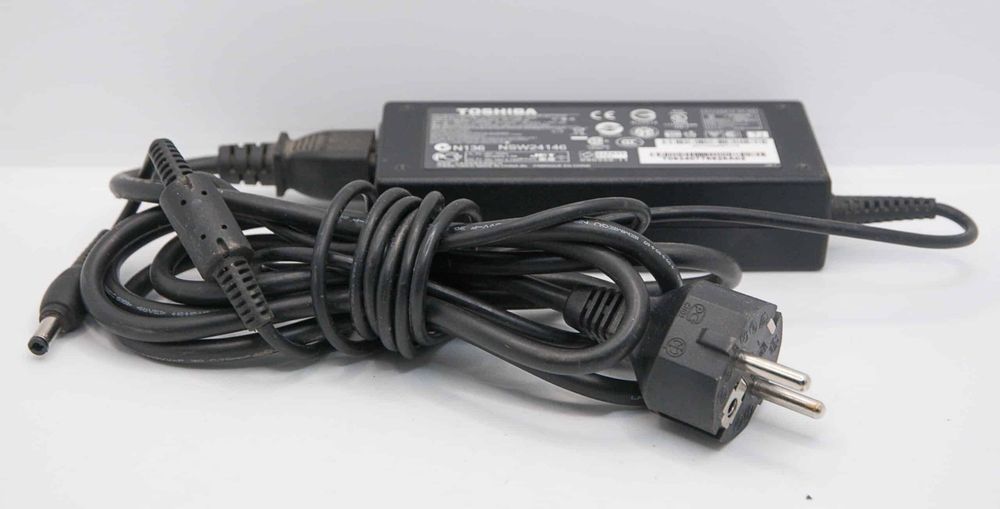 Carregador Toshiba PA3716E-1AC3