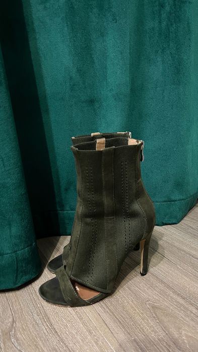 Босоніжки на каблуку, 38 розмір