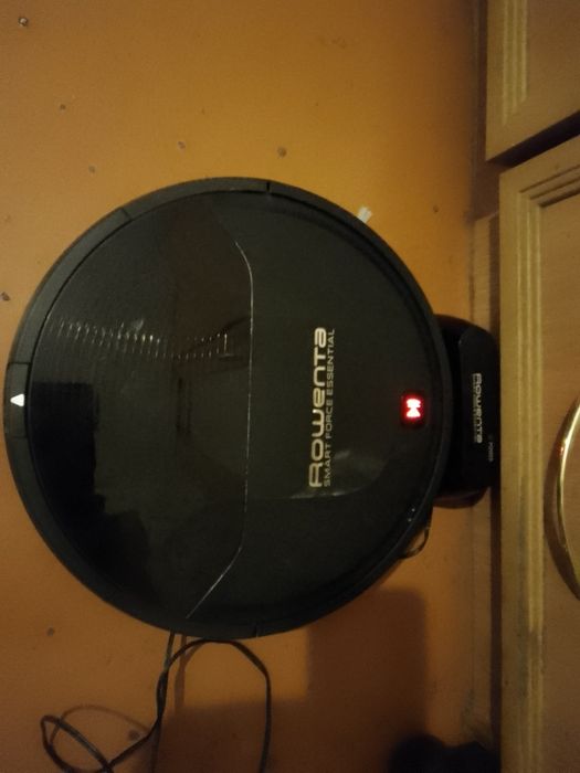 Пылесос -робот Rowenta