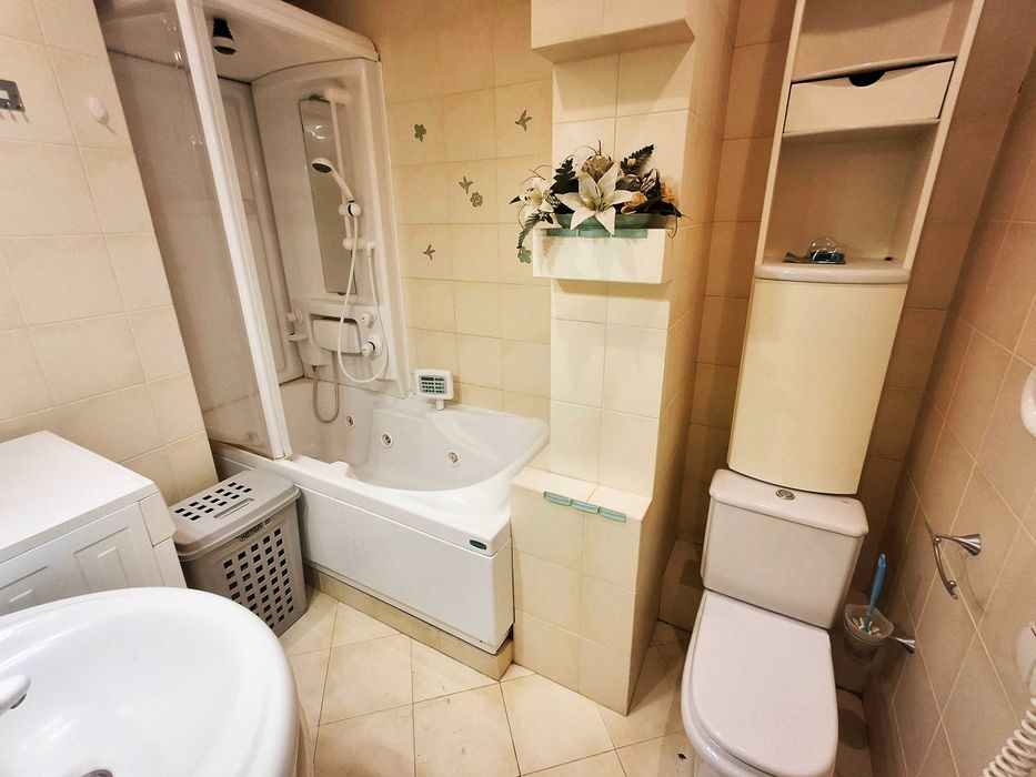 Оренда чудової 2 кімнатної квартири біля метро Позняки, 90м2, вул. Бориса Гмирі, 1/2