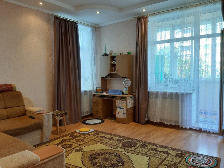 Сдам 1 ккв 45м2 на 2эт Левитана Королева Новострой