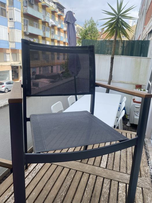 Conjunto Mesa e Cadeiras de Jardim