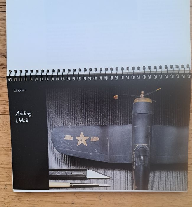 Model Building and Finishing Guide modelarstwo Testors