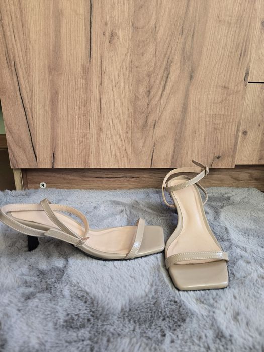 Босоніжки, шкіряні, 36 розмір