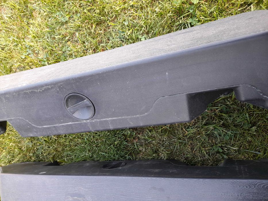 Duży stojak pod parasol