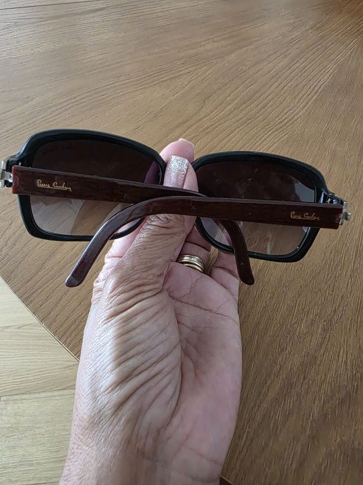 Óculos solar Pierre Cardin sem uso.