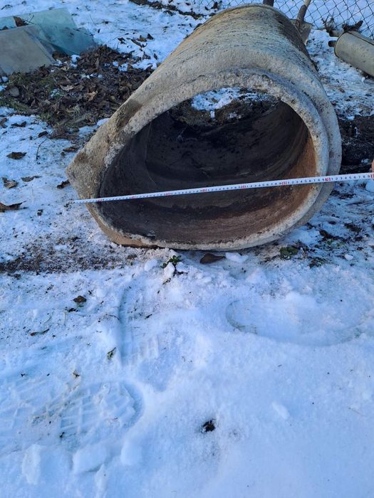 Труба бетонна  давня