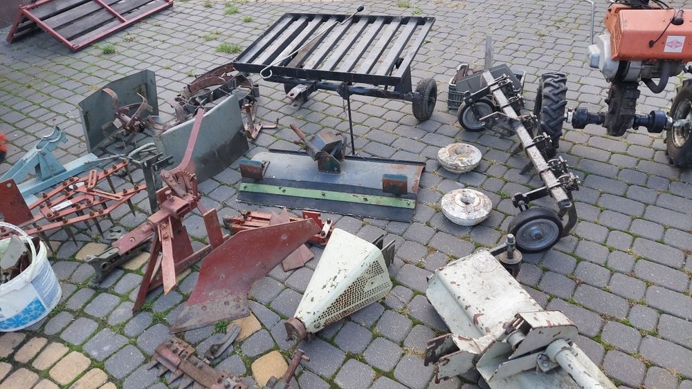 Traktorek ogrodniczy jednoosiowy