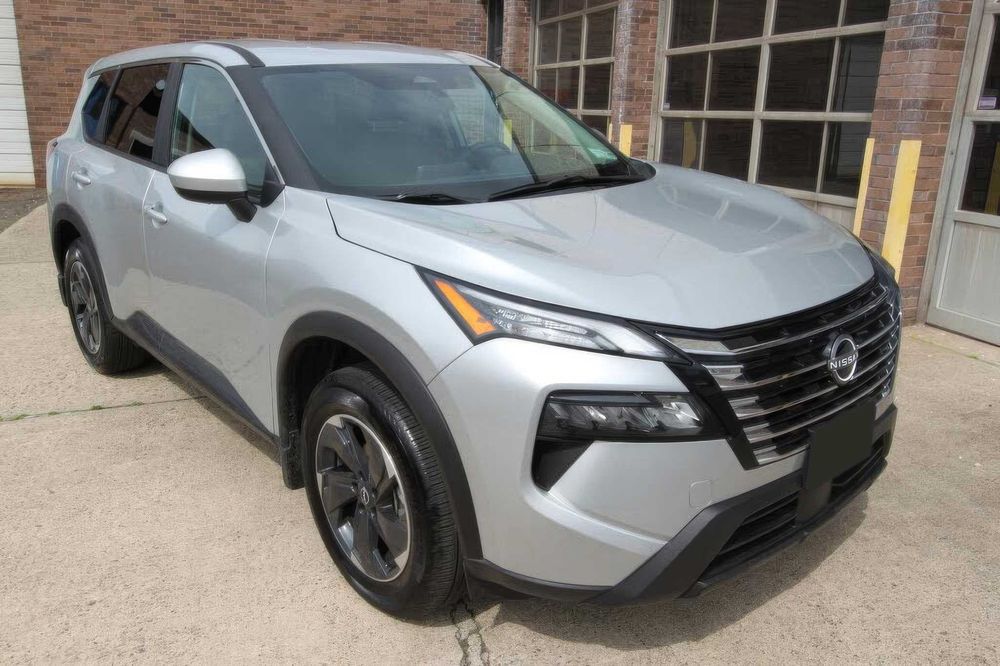 Nissan Rogue Sv      2025
